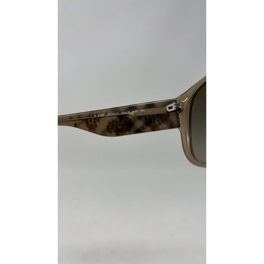 Burberry B 4096 Beige with Heart Stud Detail Women's Sunglasses Y2K - Picture 9 of 10